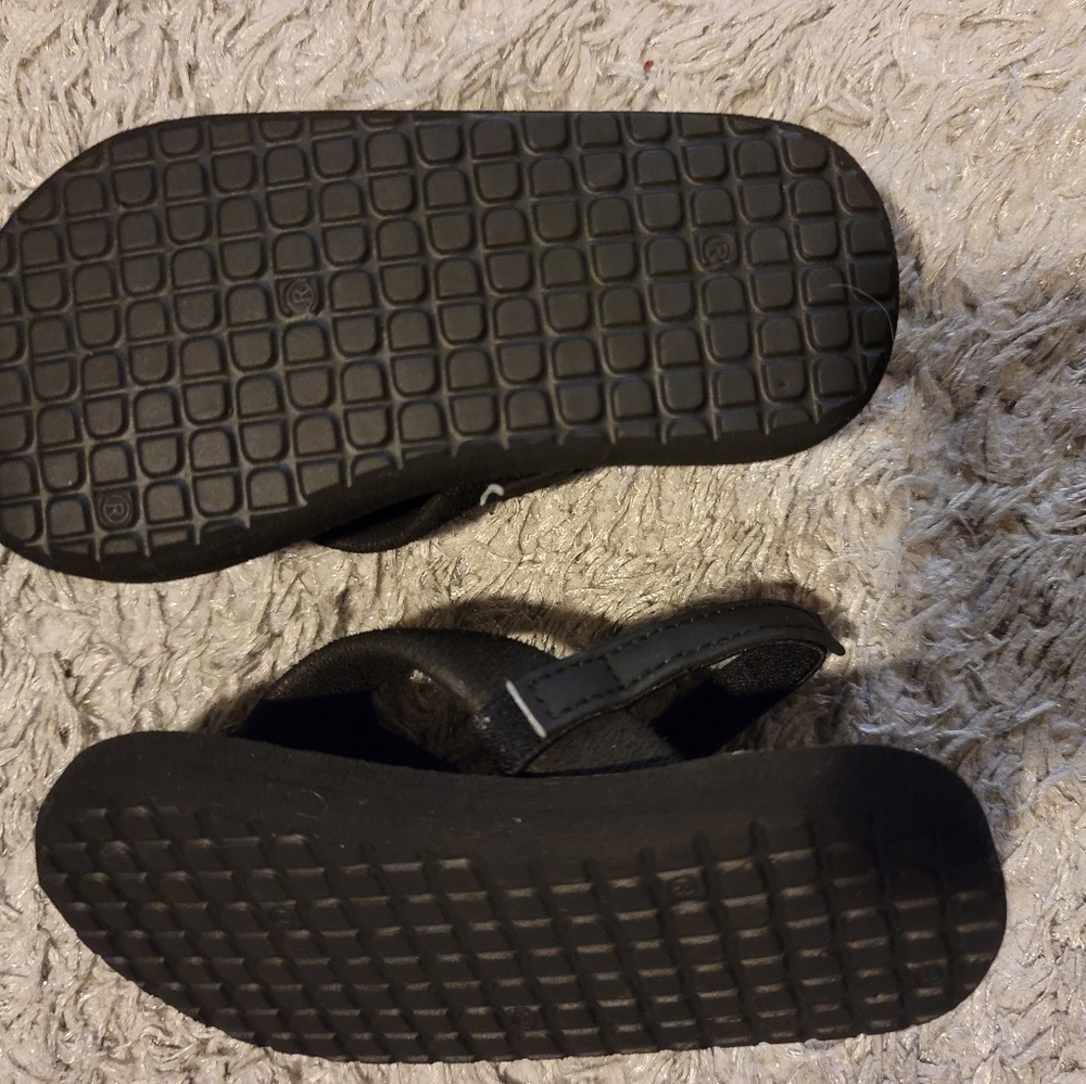 Shoes - Picture 2 of 3